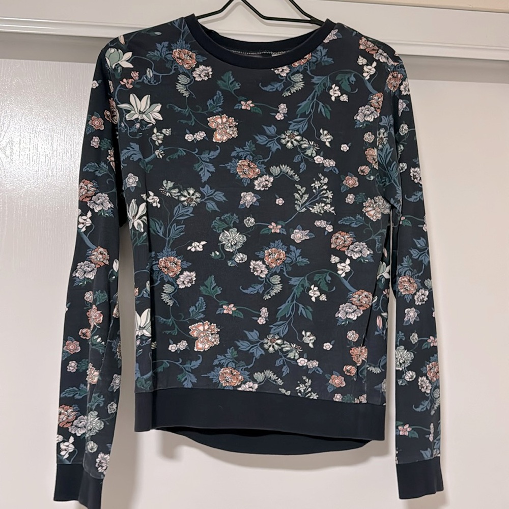 Floral sweater. H&M. Extra small size.